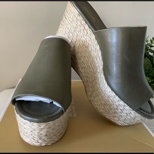 MK CUNNINGHAM WEDGE (OLIVE)